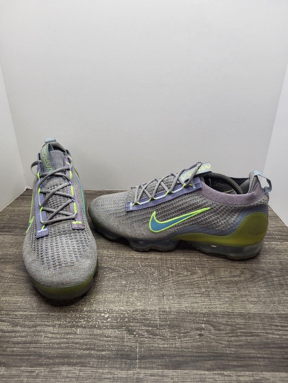 Nike Air VaporMax Flyknit Grey Light Liquid Lime Men’s Size 10.5 Running Shoes